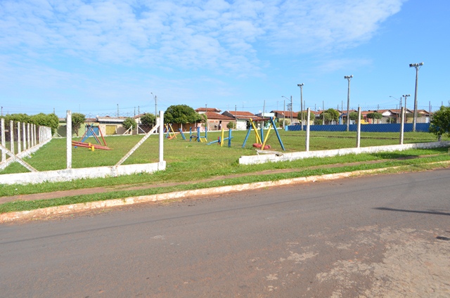 Prefeitura atende indicação do vereador Juninho Leite e faz melhorias nos bairros Vila Varella e COHAB I