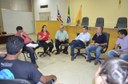 Vereadores Professor Anselmo e Juninho Leite se reúnem com estudantes, Secretário de Administração e empresa de transporte 